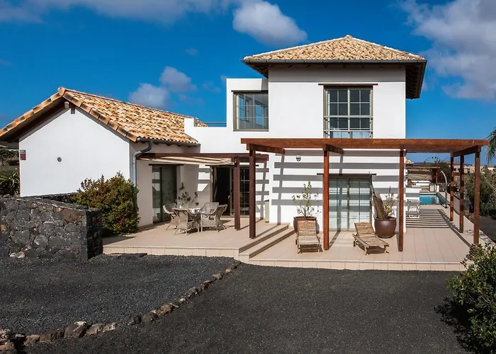 Villa Annunaki Lajares